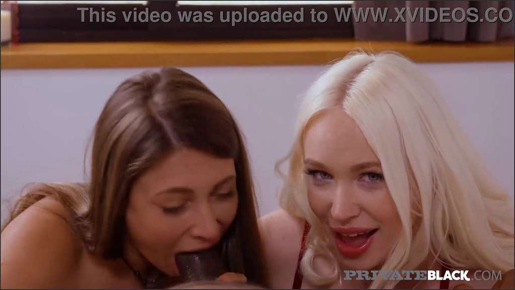 Arteya Dee lässt sich nach dem Workout hart pimmeln