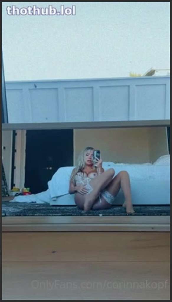 Corinna Kopf bumst sich durch die Küche