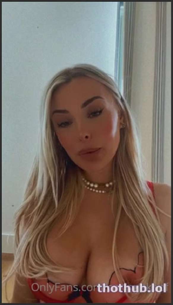 Corinna Kopf von jungen Nachbarn bei Alt und Jung Sex verführt