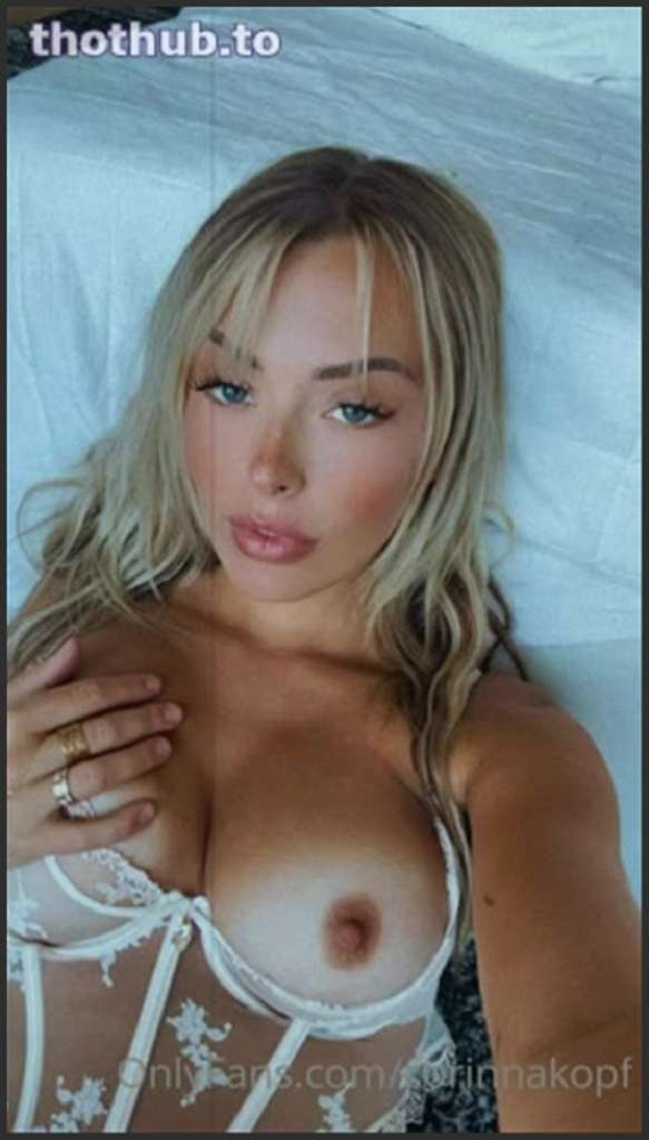 Corinna Kopf für das dunkelhaarige Girl