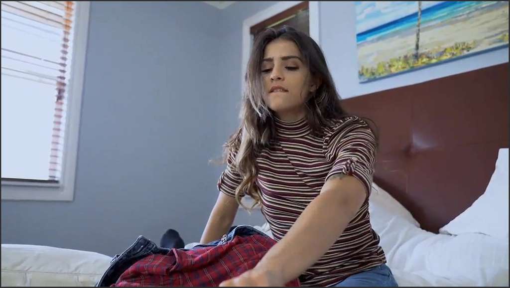 Sofie Reyez für die gelenkige Blondine