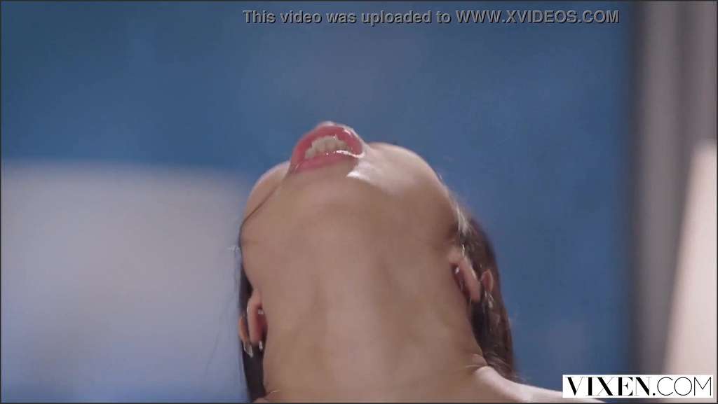 Jade Kush ihrer jungen Latina Möse