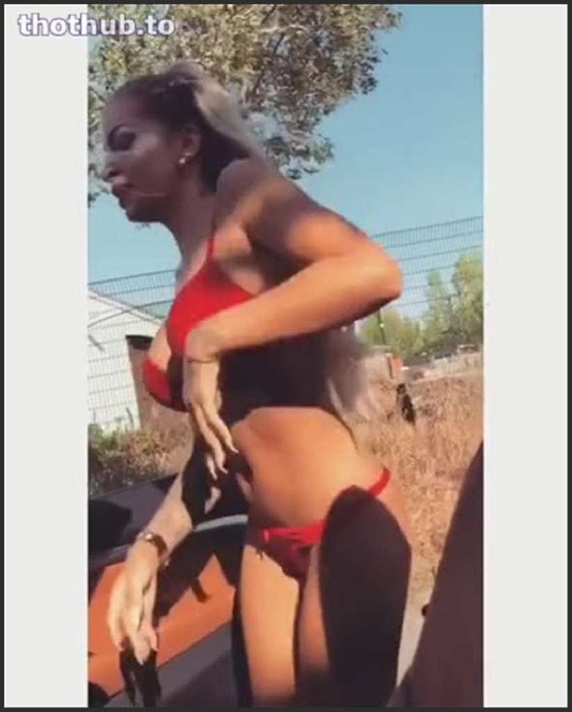 Katja Krasavice Pranger gestellt und gefickt