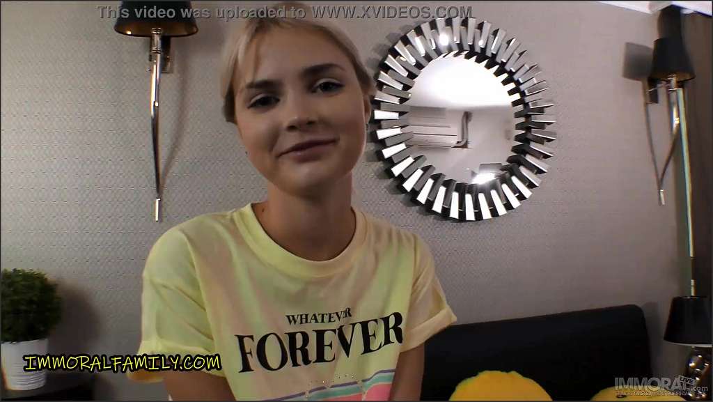 Lika Star masturbiert genüsslich mit riesigem Vibrator