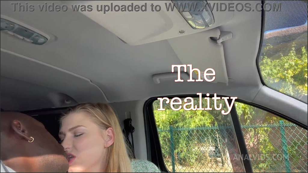 Lucy Heart brünettem behaartem Luder