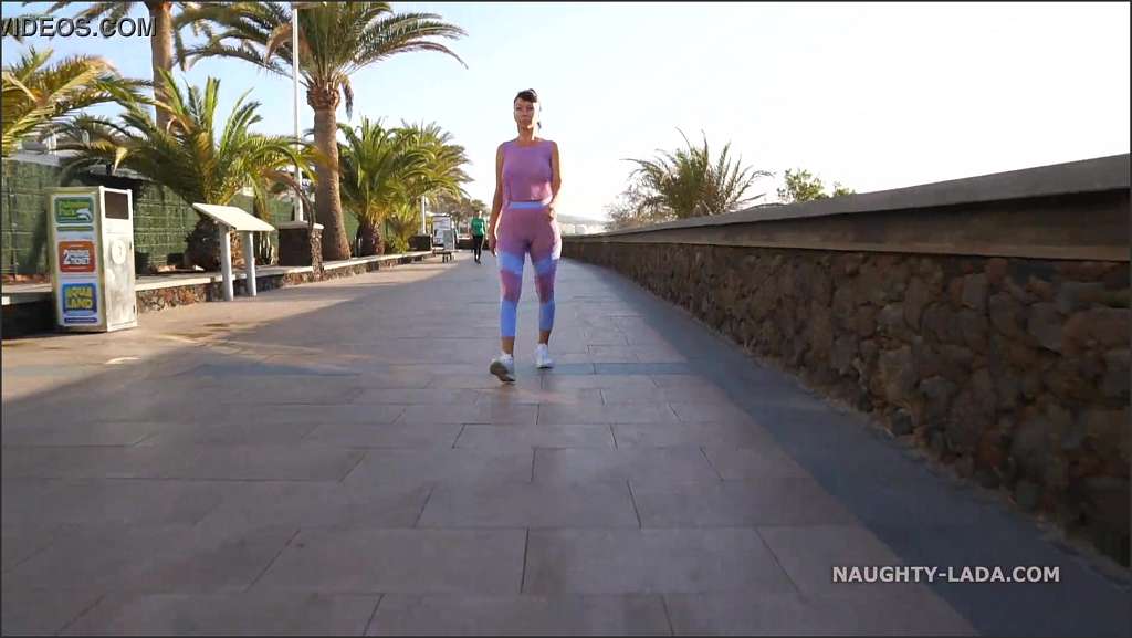 Naughty Lada sich ihrem Latin Lover hin